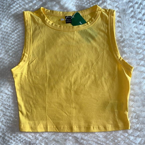 NWT yellow cropped tank top - Picture 2 of 8